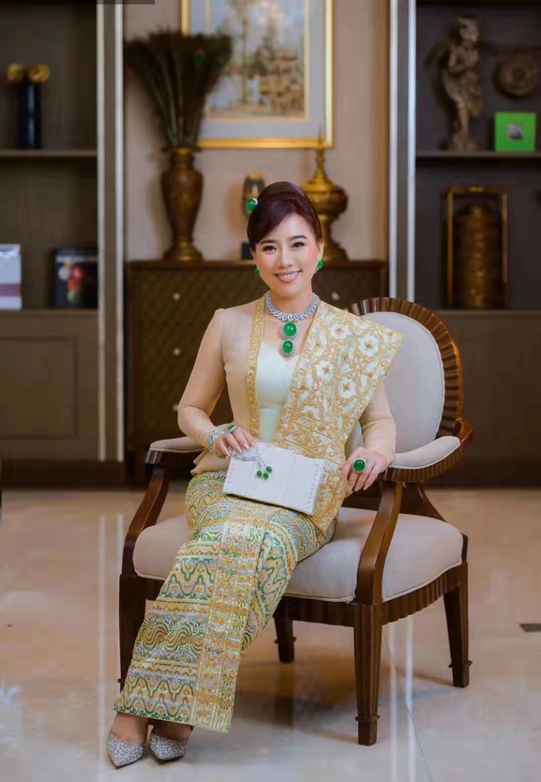 翡翠怎么一镶嵌价格秒增10倍,翡翠镶嵌如何估价得高一些