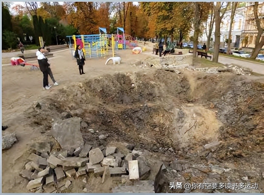 淇勪箤鎴樹簤涓殑淇濆瘑宸ヤ綔,浜旇澶фゼ淇勪箤鎴樹簤