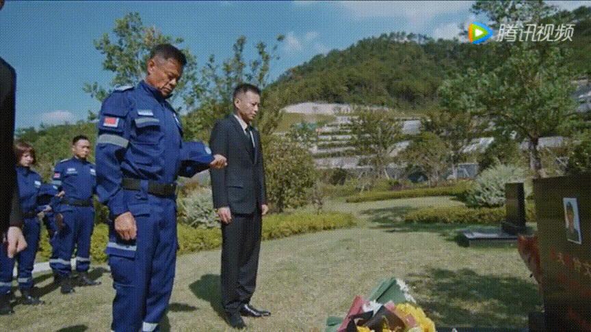 追光者追的是什么光,追光者表达了什么