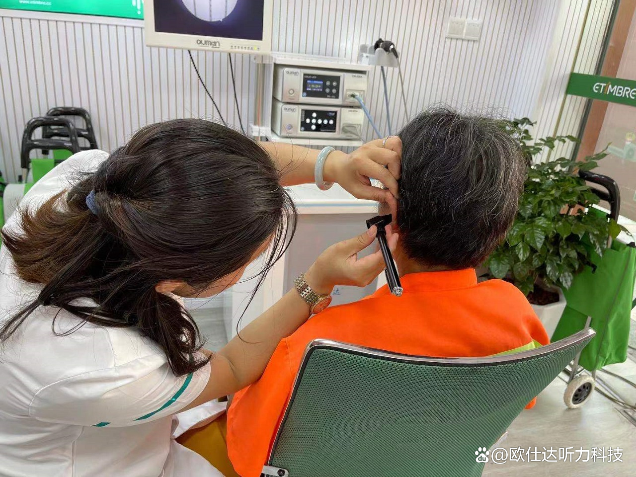 感觉两个耳朵声音不一样大,感觉两只耳机声音大小不一样