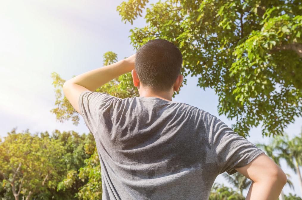 夏天爱出汗多吃什么补充营养,夏天多吃点这三种食物