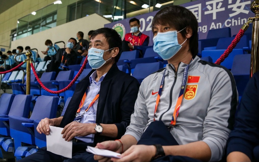 李铁恶行曝光！欲起诉媒体人封口，陈戌源出面干预，足协混乱不堪