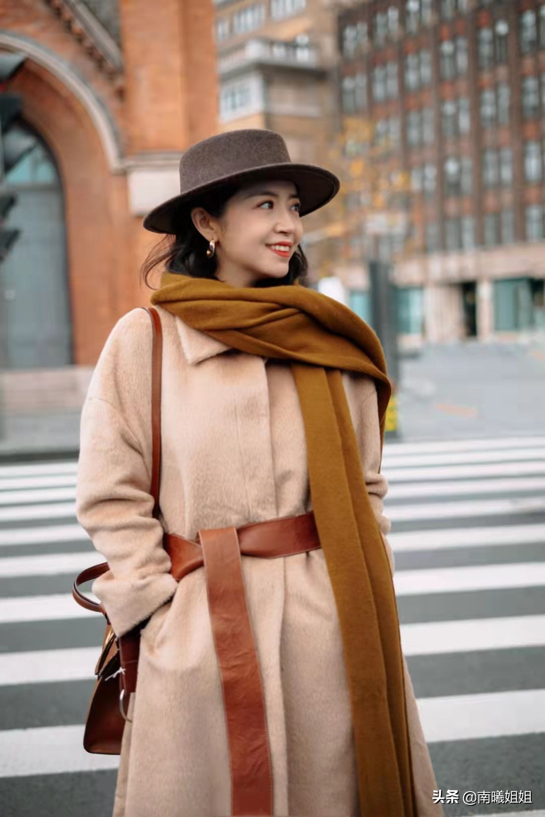 三木妈妈最新穿搭黑大衣,三木妈妈冬装大衣搭配图片