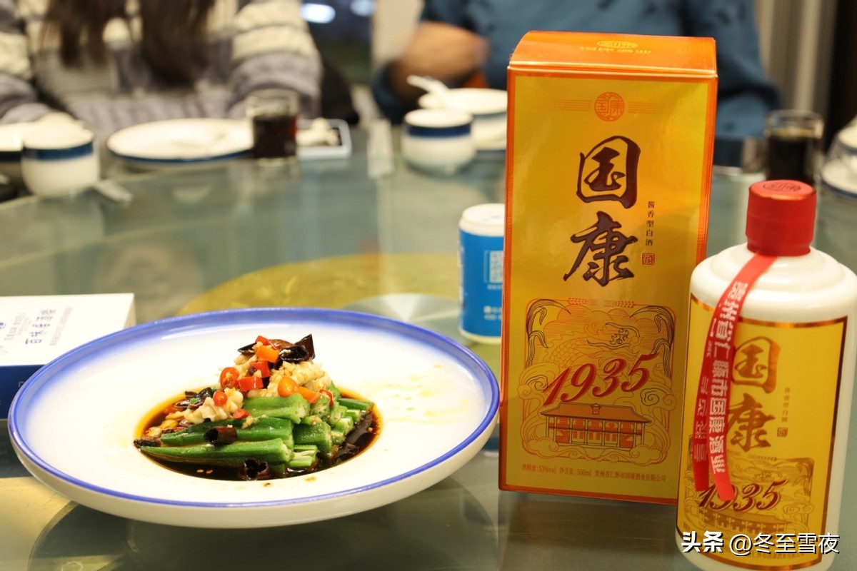 在酒桌上如何化解别人的劝酒,在酒桌上怎么化解别人的劝酒