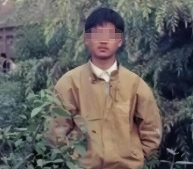 “色贪”张宗海落马，只爱清纯校花，*养包**70多个*妇情**，被判15年