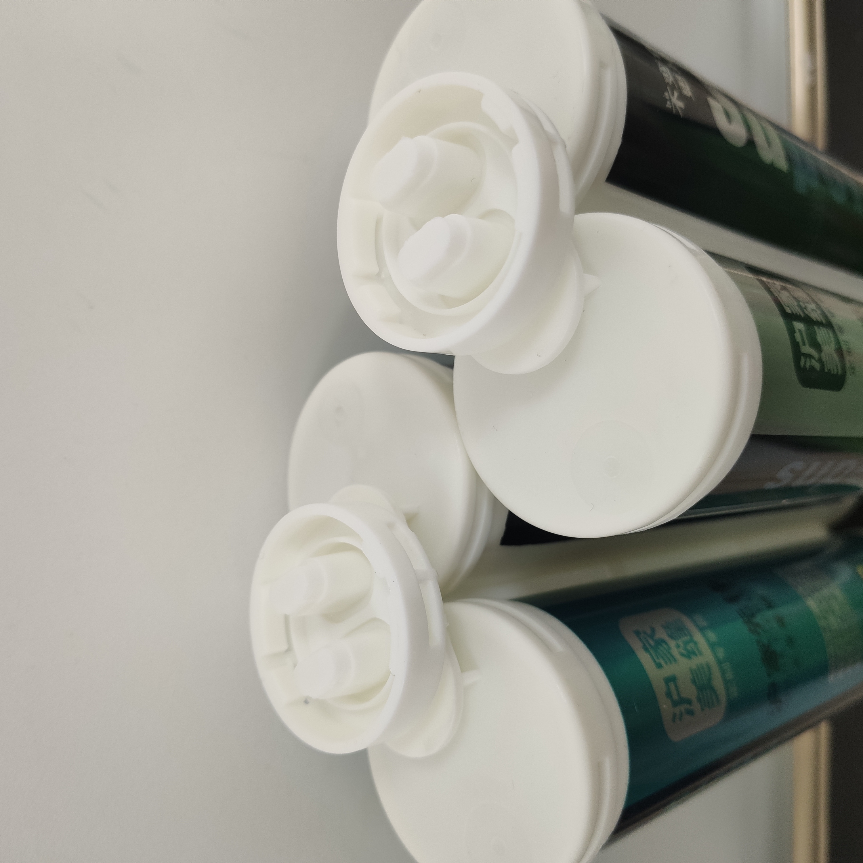 改性聚脲美缝剂的优缺点,聚脲彩砂美缝剂的优缺点