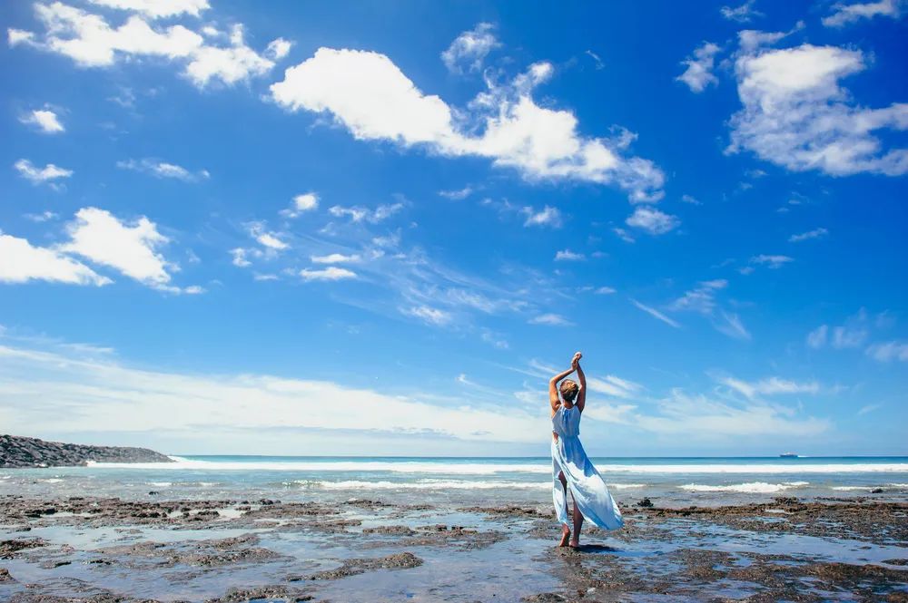 踮起脚尖也无法触及到的爱人,踮起脚尖爱人文案