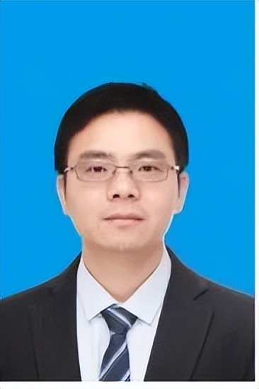 [电子学报文章精选]带对象结构信息形式背景的概念知识发现与演化