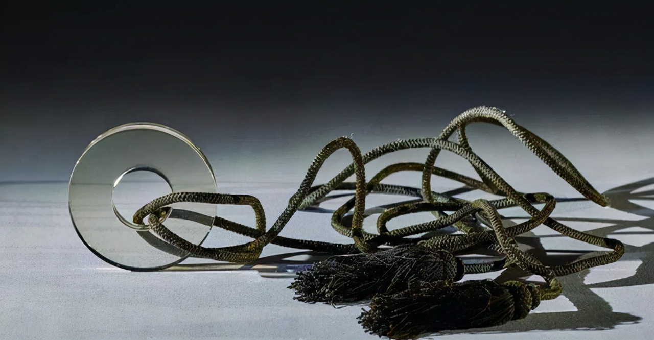 在棺材躺了10年,在棺材里面睡了100年