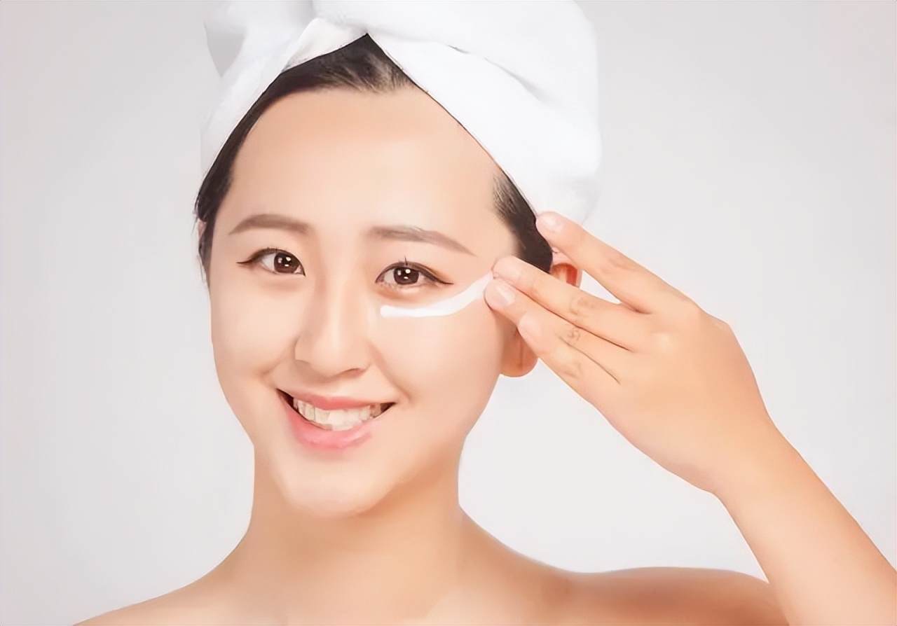 怎么祛除眼部细纹最好的方法,眼部皱纹祛皱最好的方法