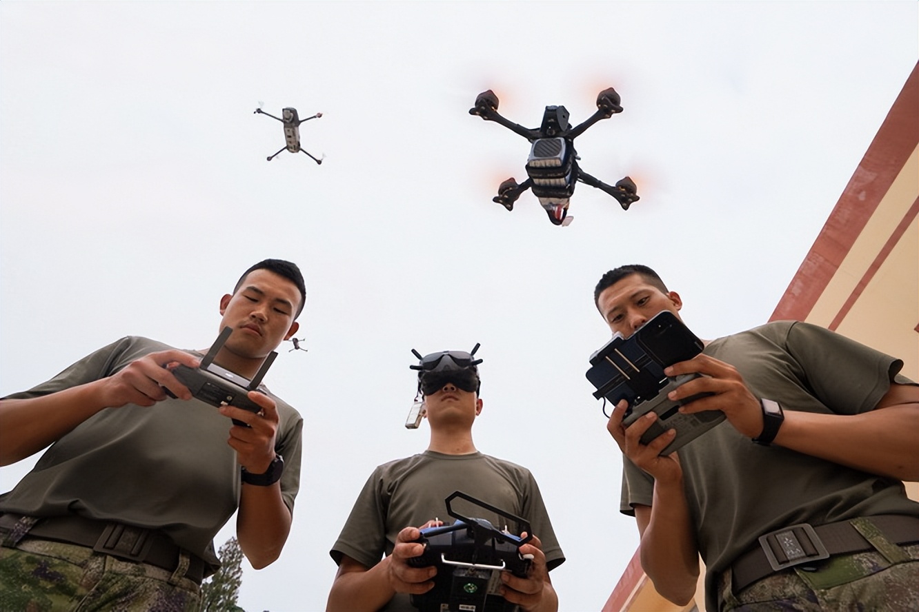 第71集团军：开展群众性文化活动，官兵欢度国庆