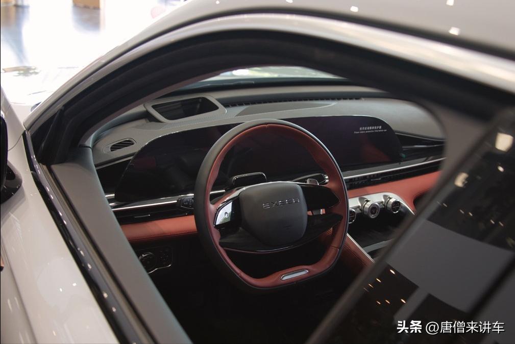 试驾星途瑶光和特斯拉modely，到底买哪款最划算？