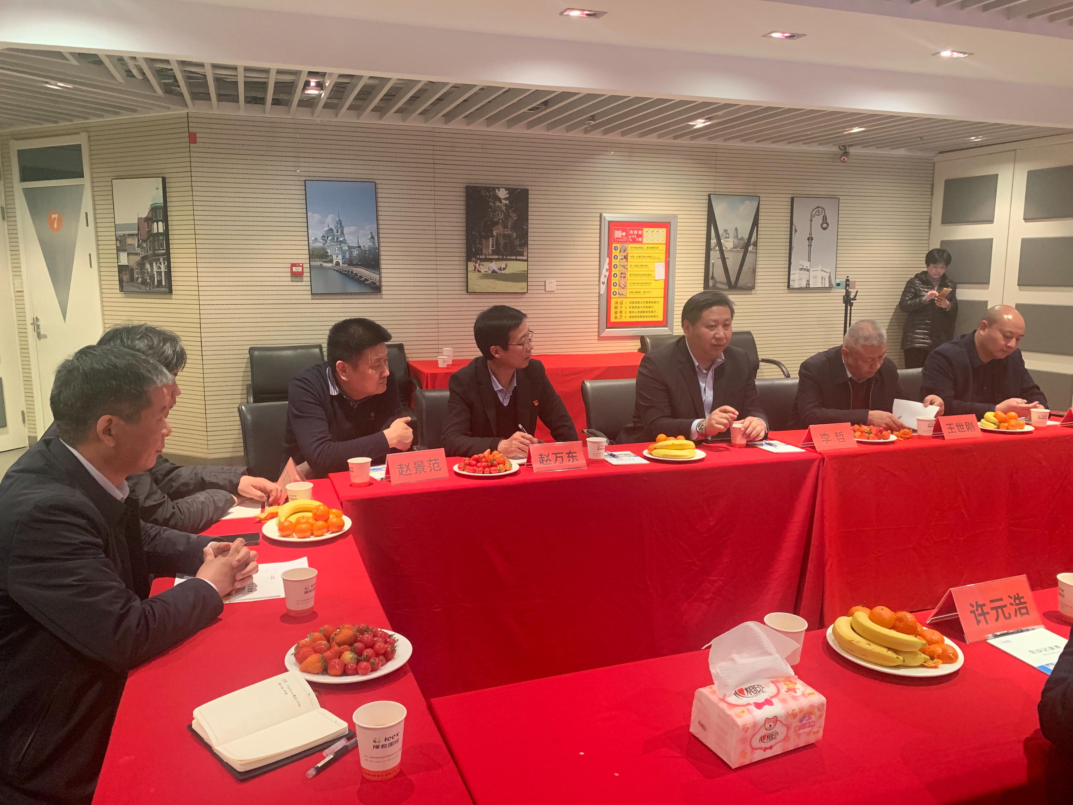 郑州工商联陈勇书记一行走访郑州唐河商会