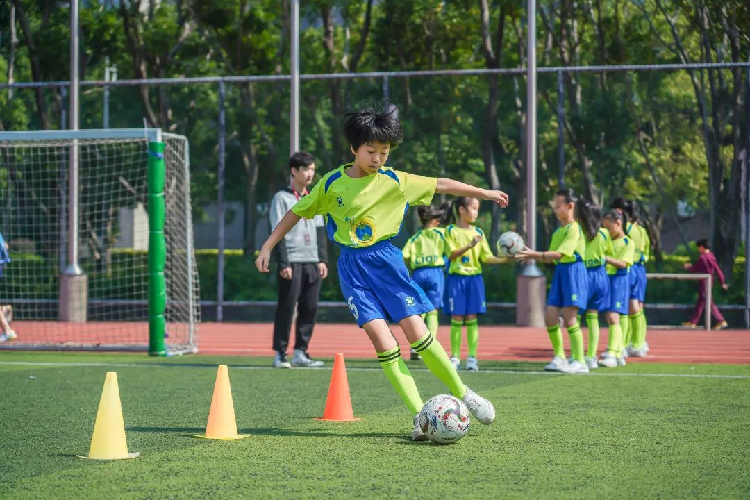 给孩子营造爱学习的氛围,融洽的师生