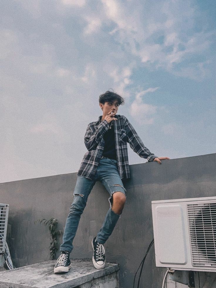 胖mm黑色短袖牛仔裤配绿色帆布鞋,白色牛仔裤搭帆布鞋秋冬穿搭