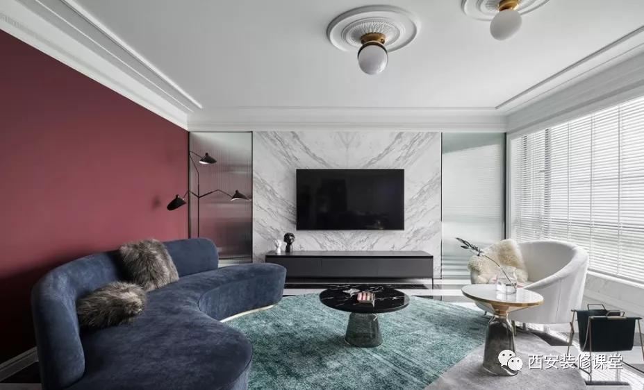 电视墙砸个门,客厅背景墙全砸