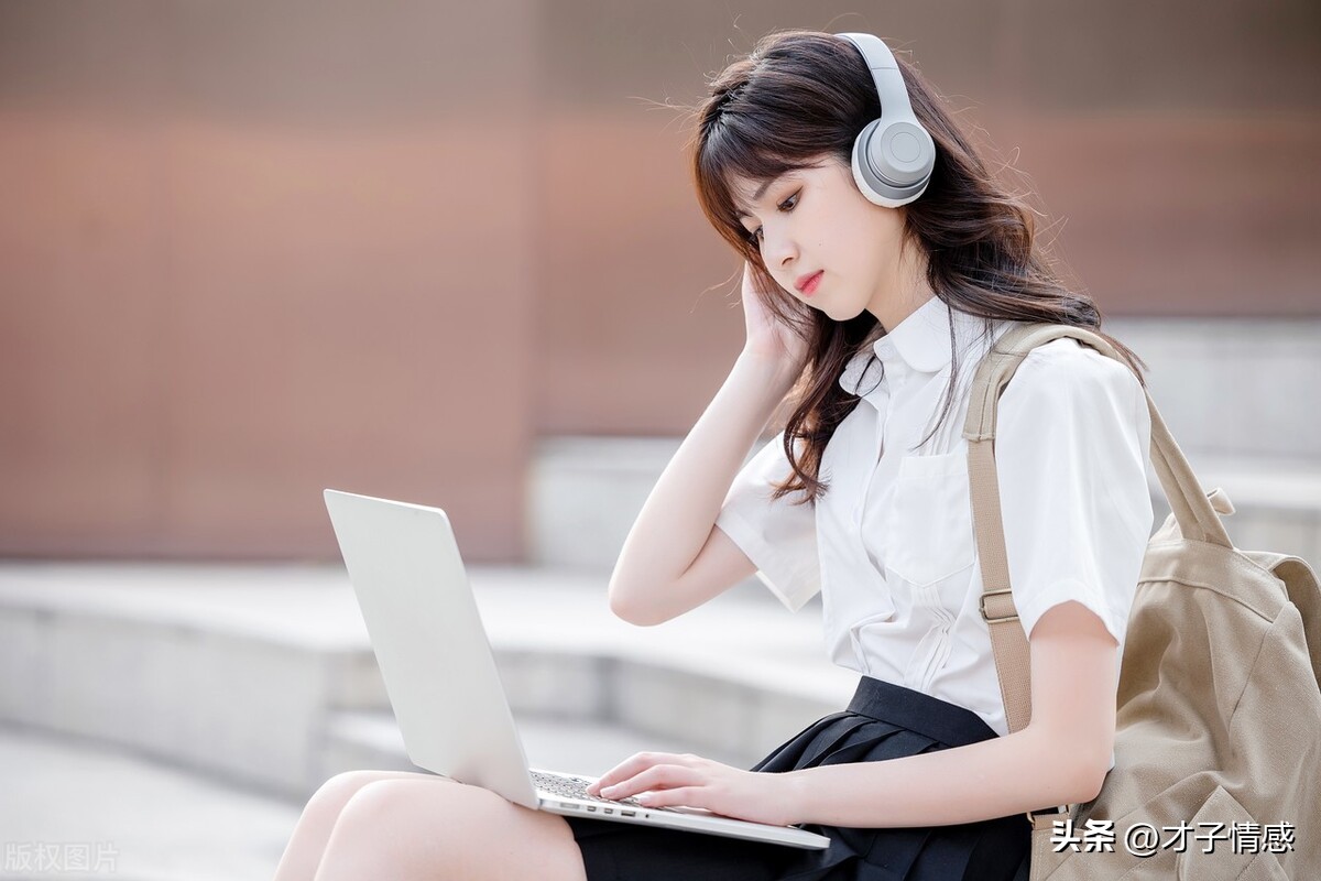 分手后男人做这些事说明忘不掉你,分手后怎样做才让男人痛彻心扉