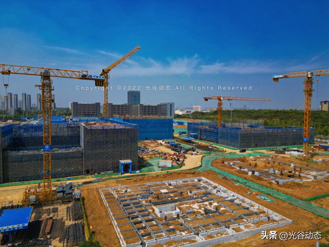 3个月不见,小米武汉科技园一期全面封顶