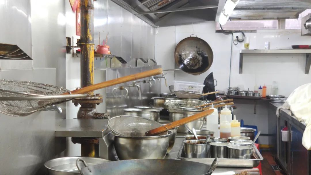 后厨水龙头为什么一直打开,饭店后厨为什么水龙头要一直开