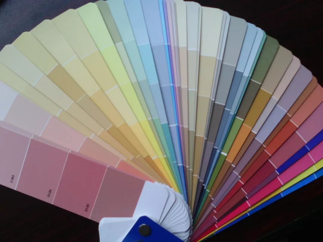 什么色彩的家居搭配更有质感,浅色家具如何搭配颜色高级