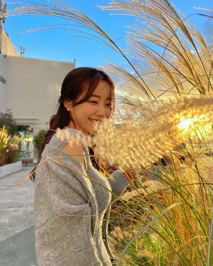 蝴蝶结裙子美女,蝴蝶结美女