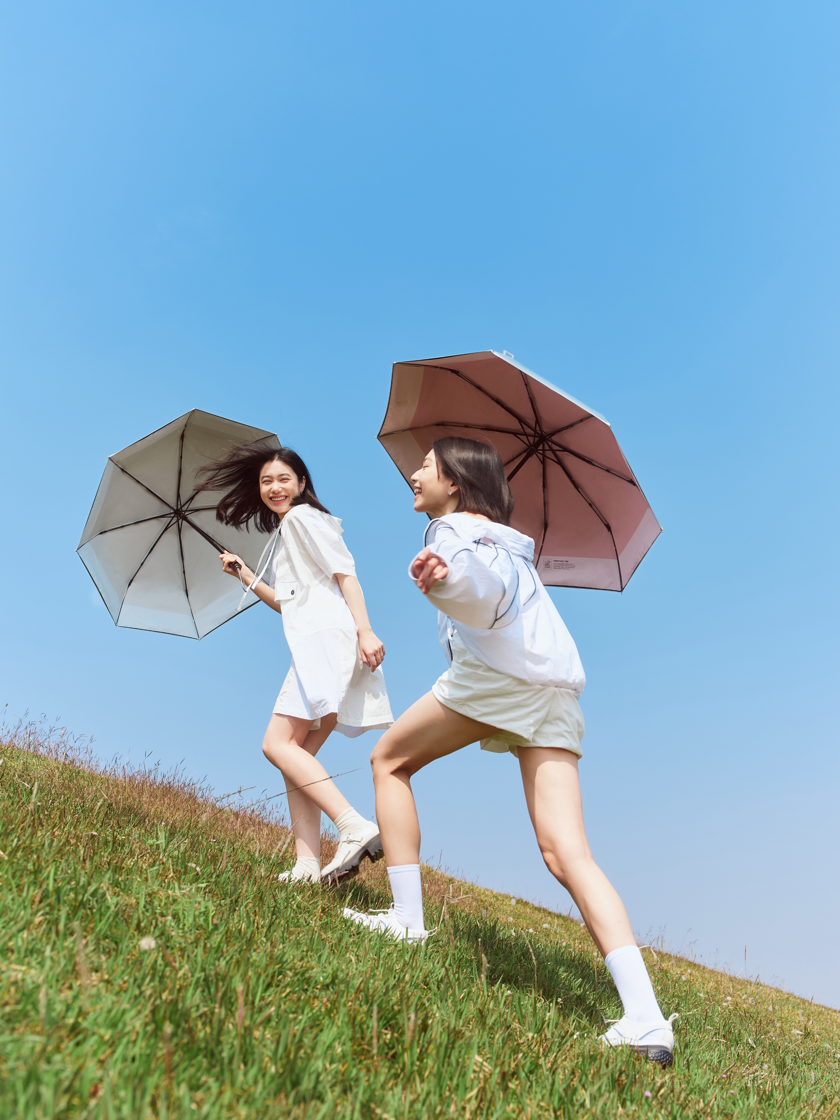 普通伞和黑胶伞防晒,防晒伞真的防晒吗