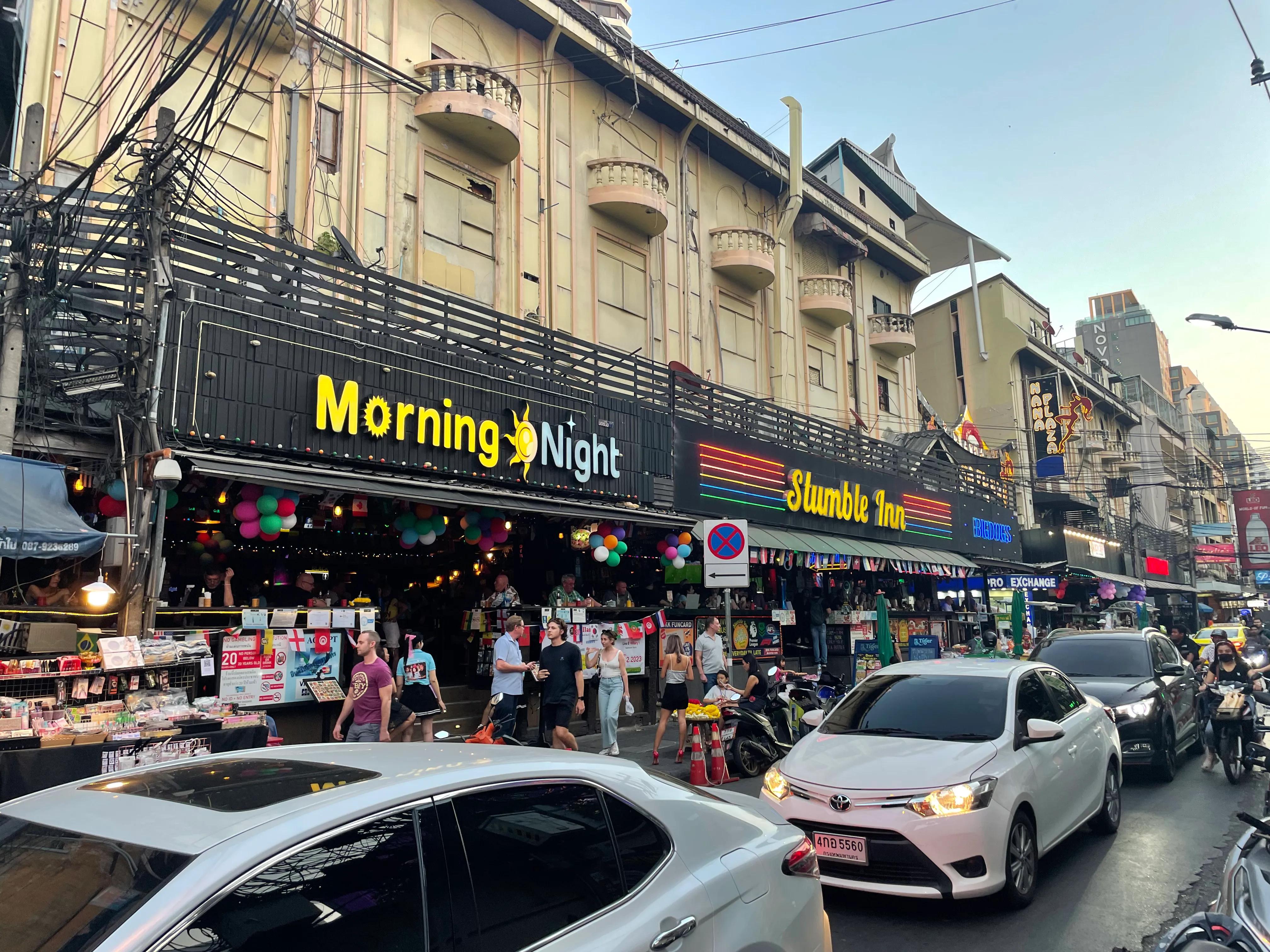 泰国曼谷娜娜街,泰国曼谷酒吧街巴卡拉