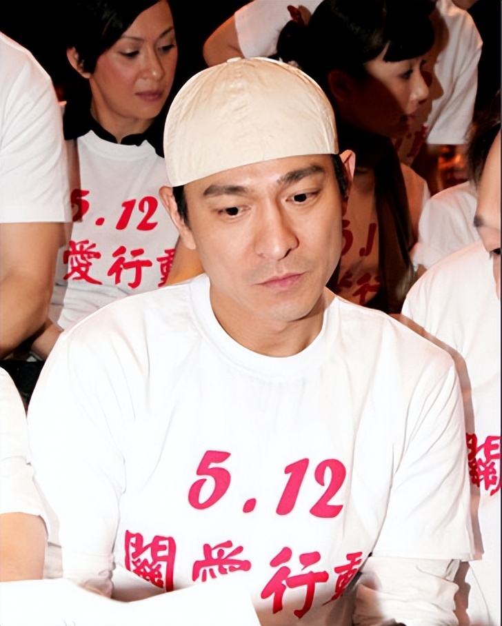 刘德华陪妻子回老家过年,刘德华陪娇妻回马来西亚过年