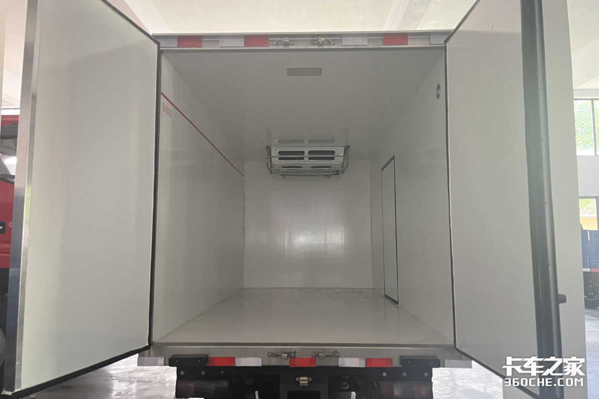 用小卡的钱干轻卡活容积近11方图解江淮1卡恺达冰博士