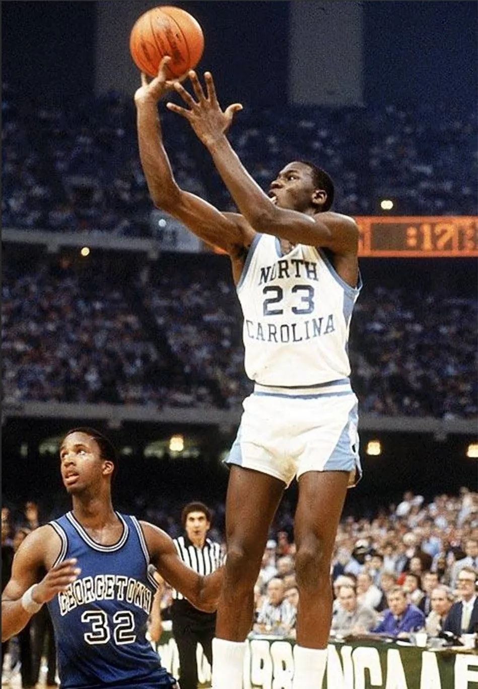 尤塞恩博尔特4x100米接力纪录,尤塞恩博尔特08年奥运会200米