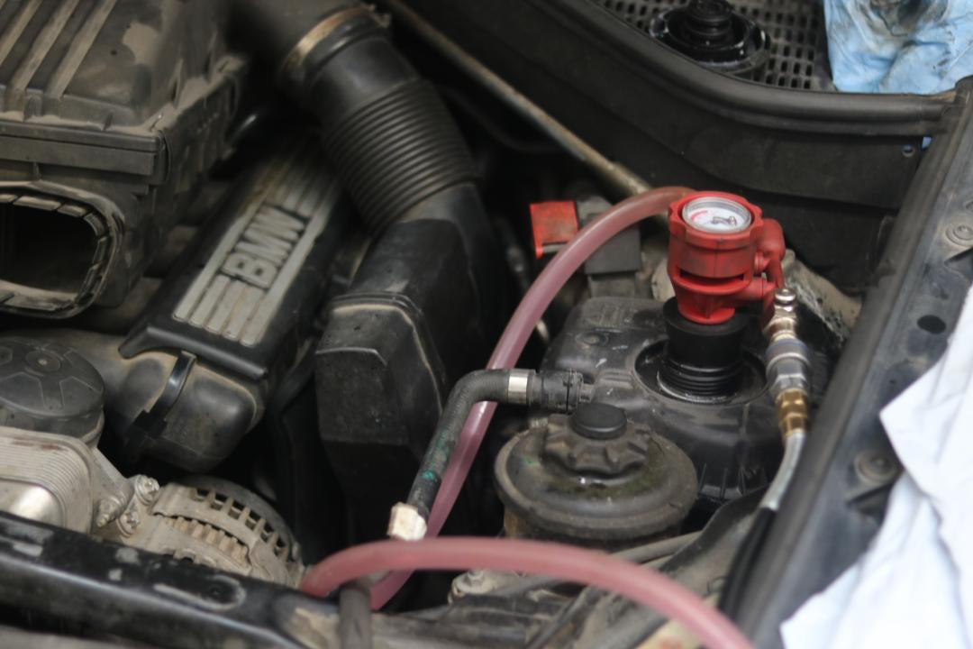 14款宝马x5老改新过程,2011款宝马x5翻新修复