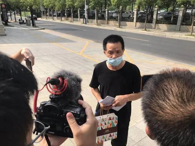 入狱19年改判无罪释放,男子坐牢8年最后被宣布无罪释放