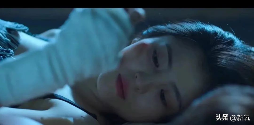 韩素希在ins上的画，真的是好担心她