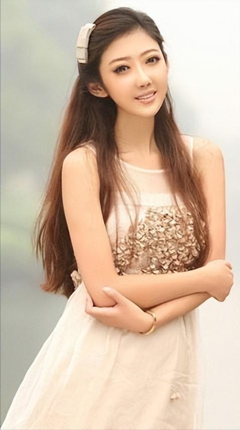 二嫂借给我十万块手术费,我却在借钱当天归还,并拉黑了她的微信