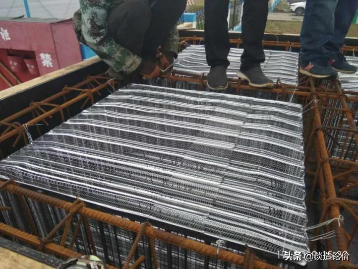 钢网内模施工视频教程,钢丝网立柱模具设计方案