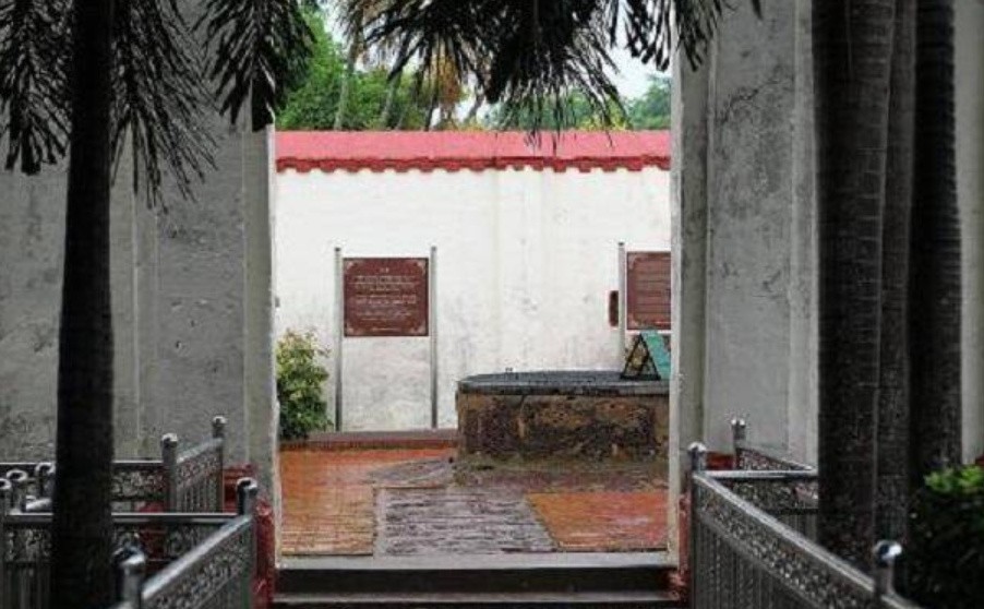 郑和在马六甲修了一口井，被4个国家争夺600年，它有何特殊？