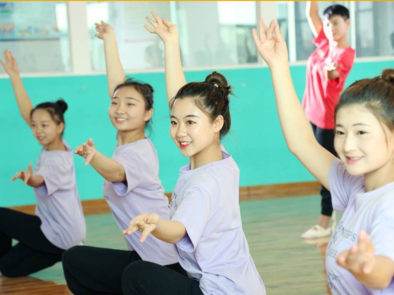 为什么男生不喜欢当幼师的女朋友,男生为什么选择幼师女朋友