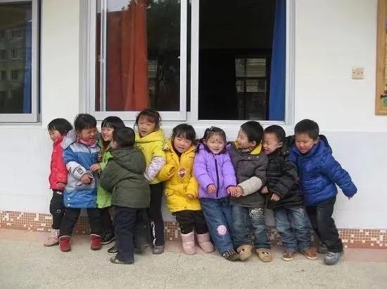 幼儿游戏坐轿子玩法,幼儿游戏扁担挑箩筐