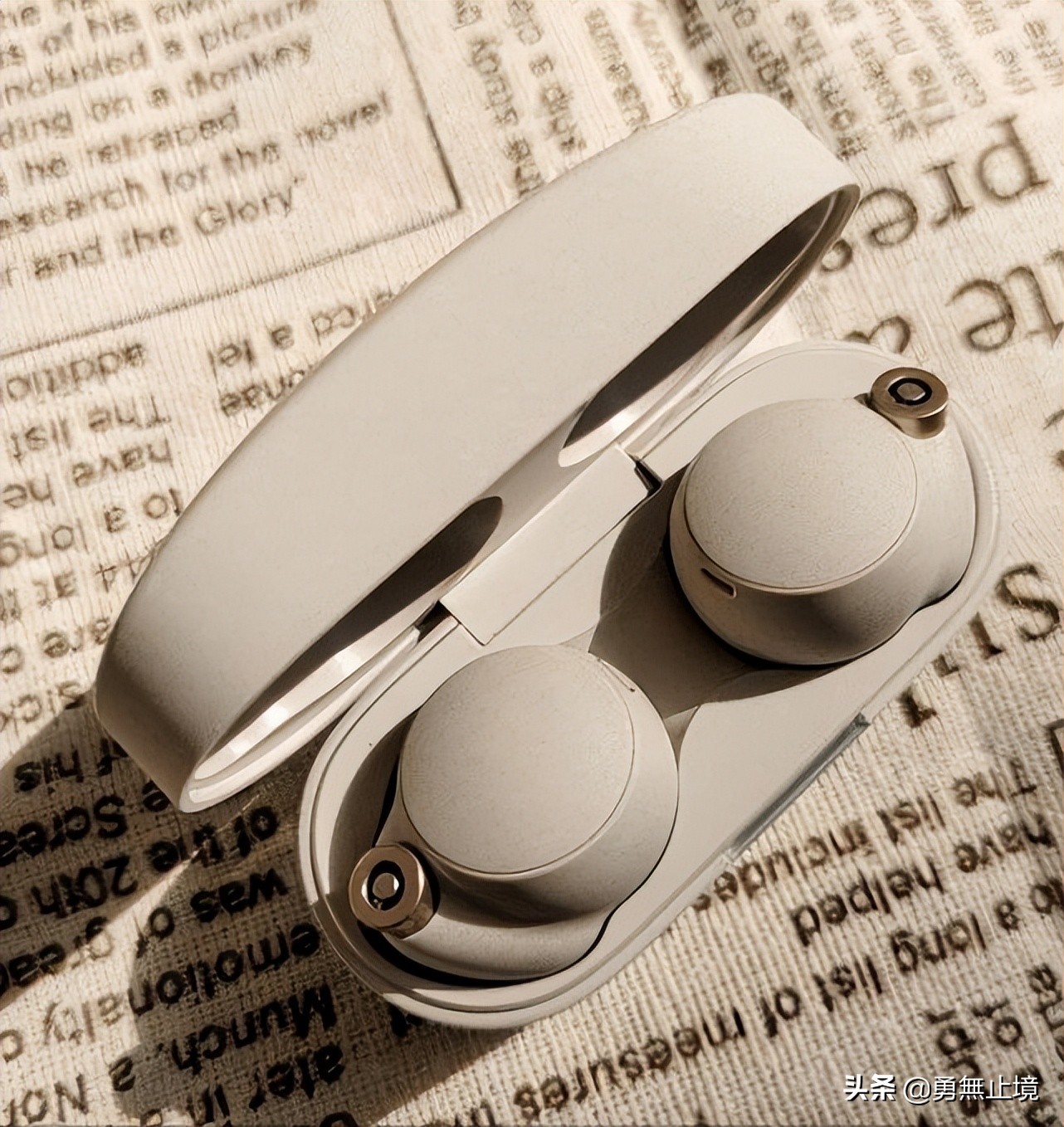 蓝牙耳机和入耳式耳机哪个音质好,和苹果耳机音质差不多的蓝牙耳机