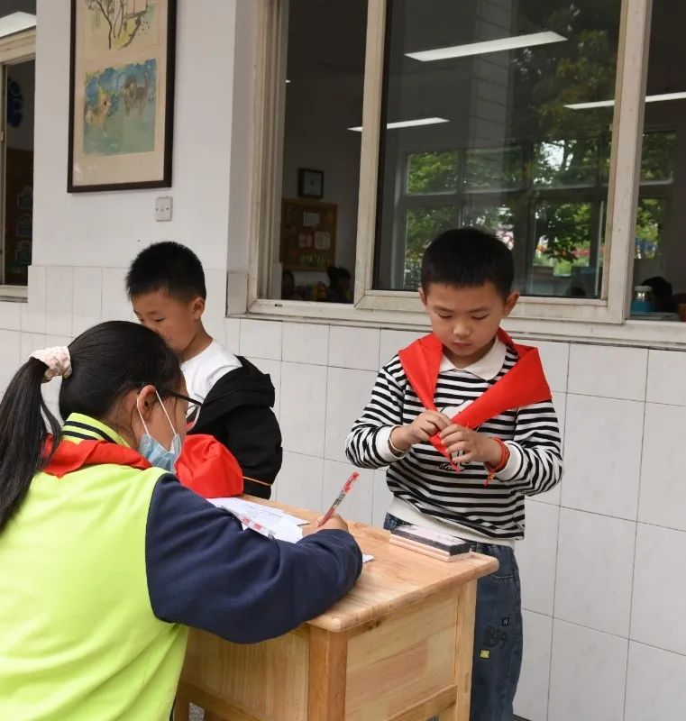 喜迎20大争做先进少先队员,喜迎二十大争做新时代好队员