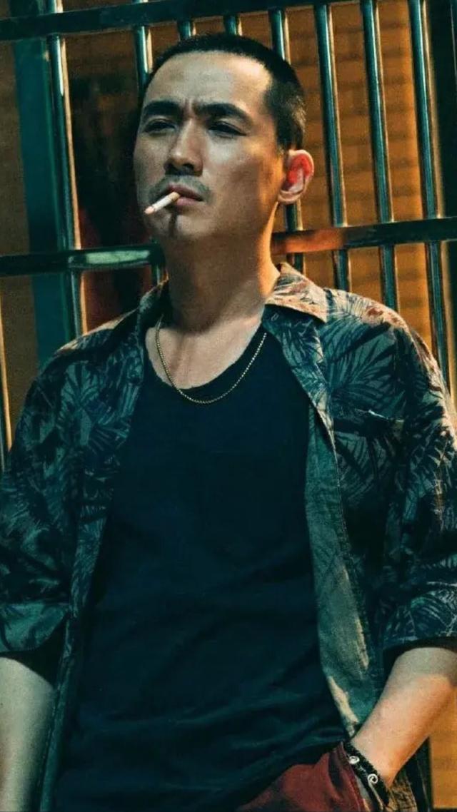 朱一龙凭借人生大事都获得什么奖,朱一龙年底凭多个奖项刷脸