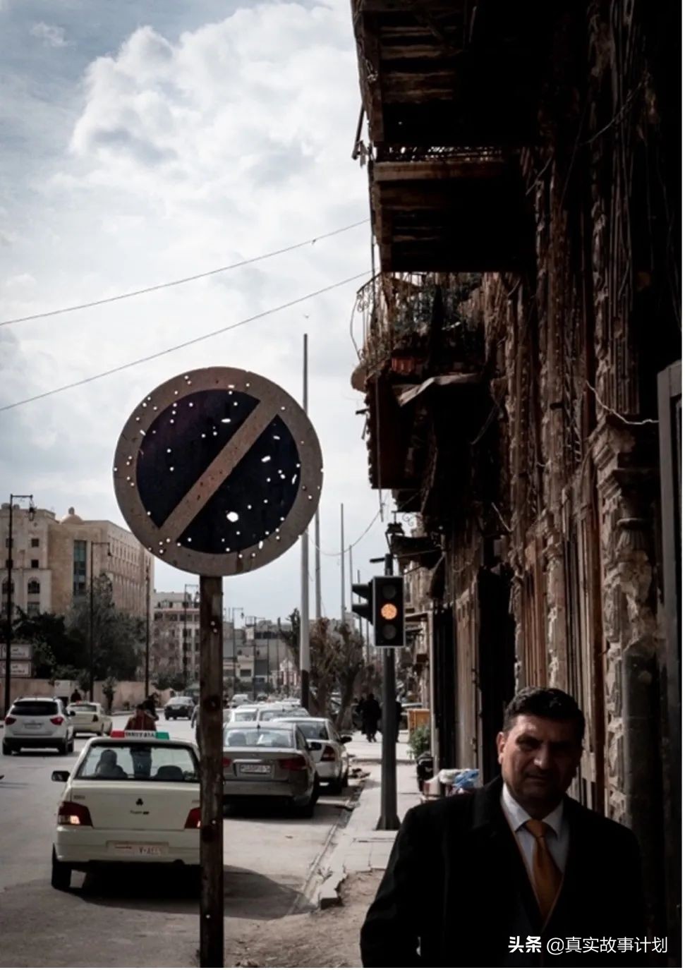 夜店位置越靠近dj台越贵吗,酒吧离居民区距离20米可以吗