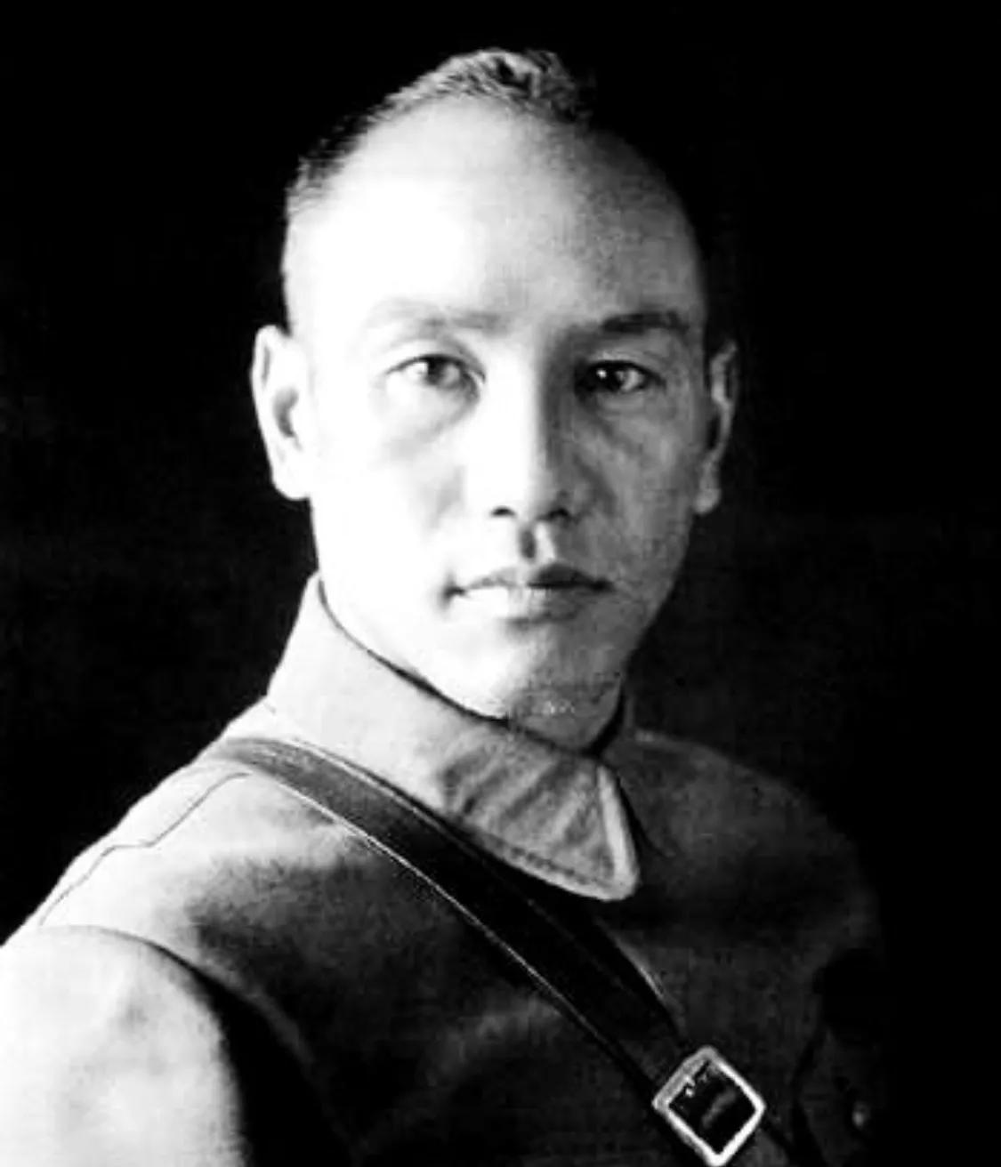 蒋介石上山算命，老道长的一席话，24年后蒋介石才明白其中含义