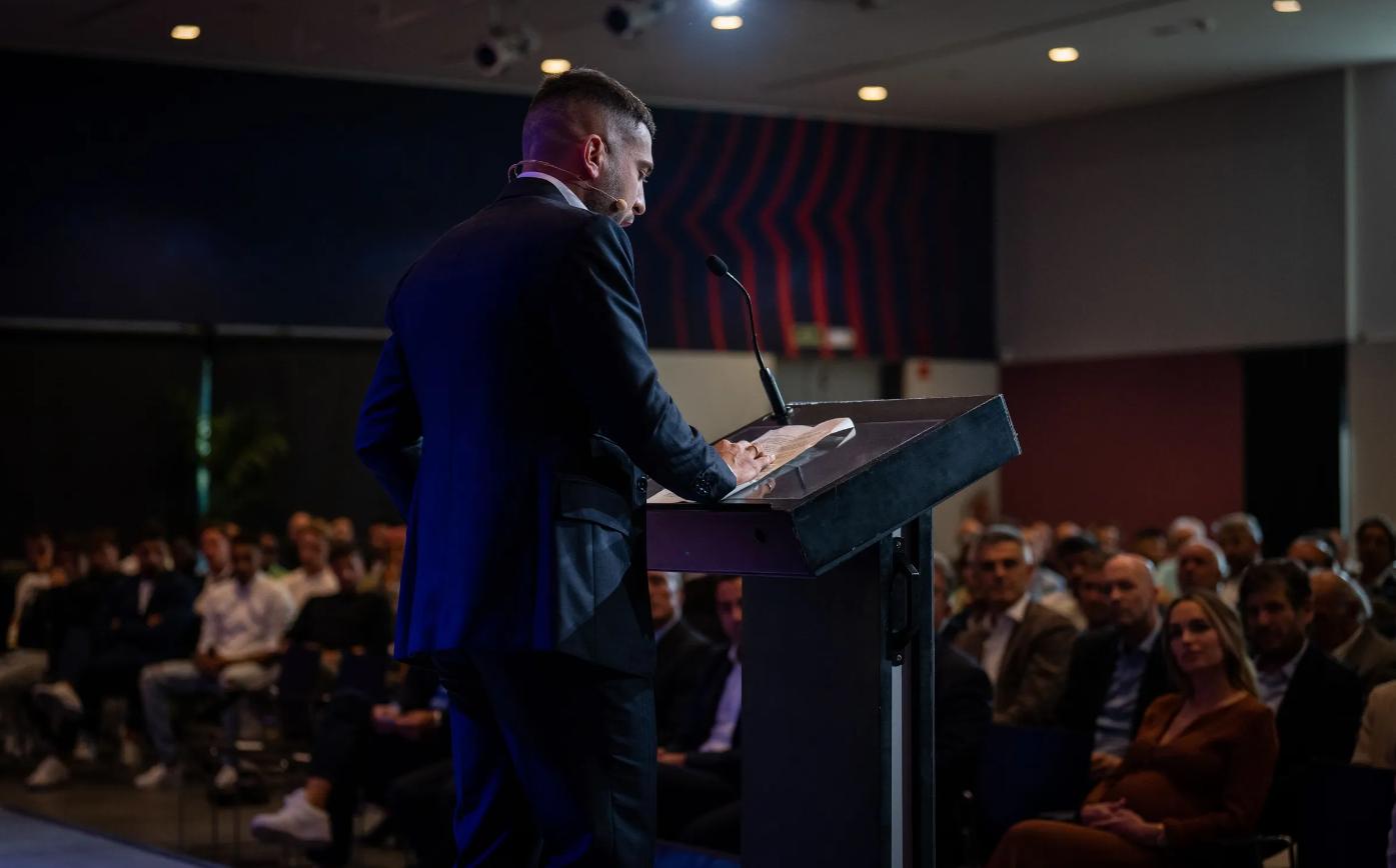 巴萨完了还能干嘛,巴萨这一刻既是瞬间也是永恒