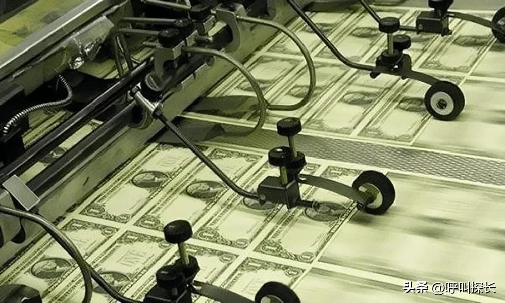 比浙江义乌还牛？钱论斤?本国人：不！我们用推车