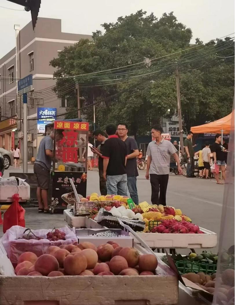 我，90后重庆人，初中辍学当厂妹，结婚没彩礼，现靠摆摊买房买车