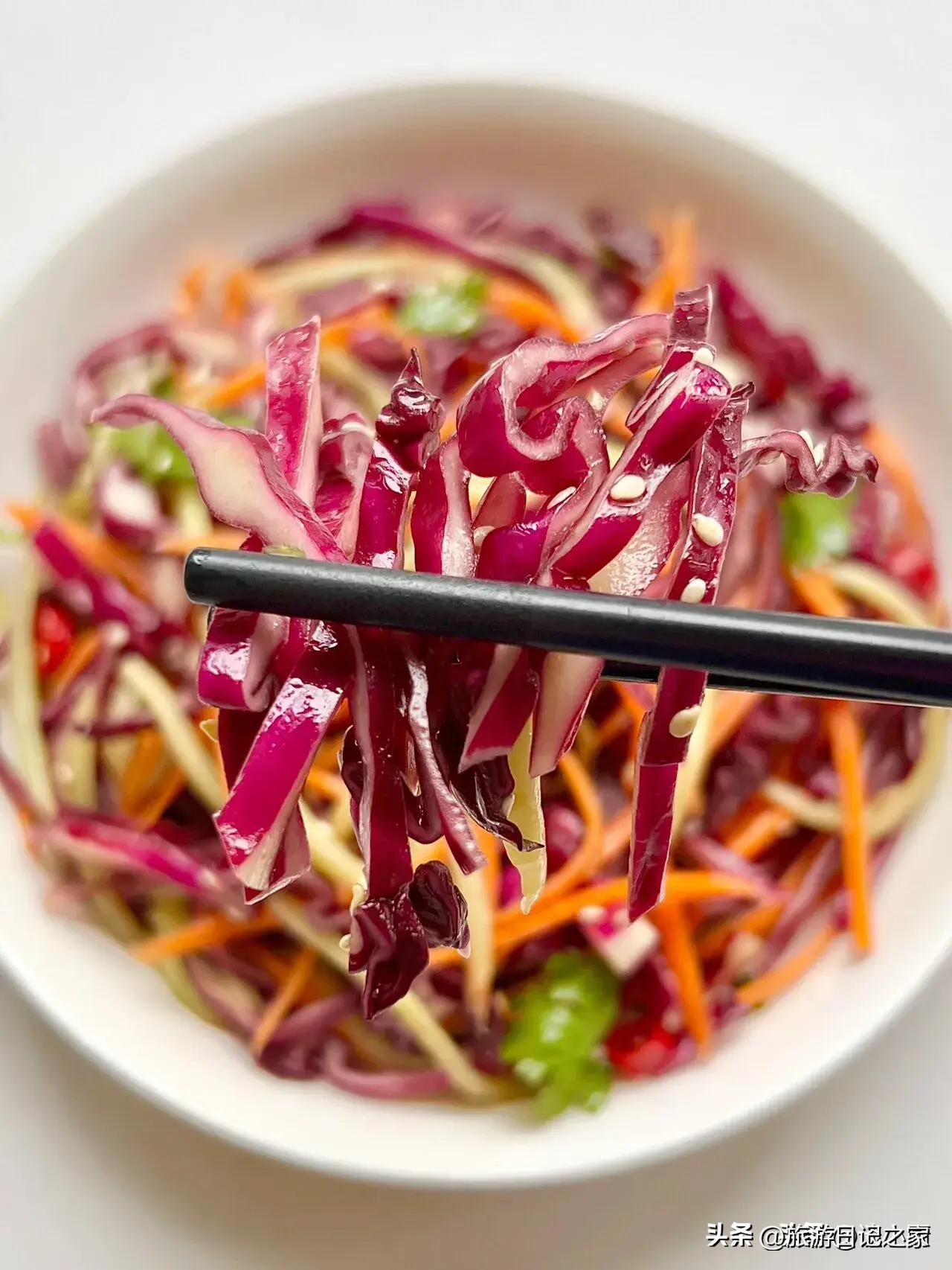 这四种食物经常吃对眼睛好,这四种食物中年人应多吃