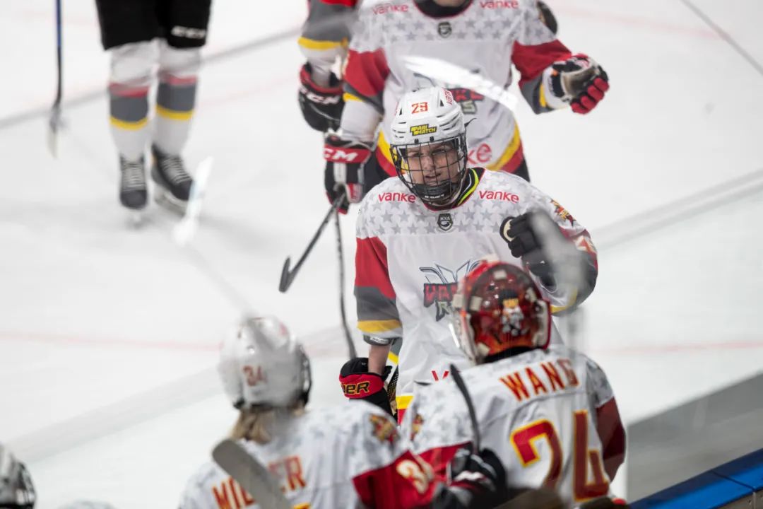 WHL|深圳万科阳光4比1再胜涅瓦迪纳摩，新援卡瓦单场送出4助攻