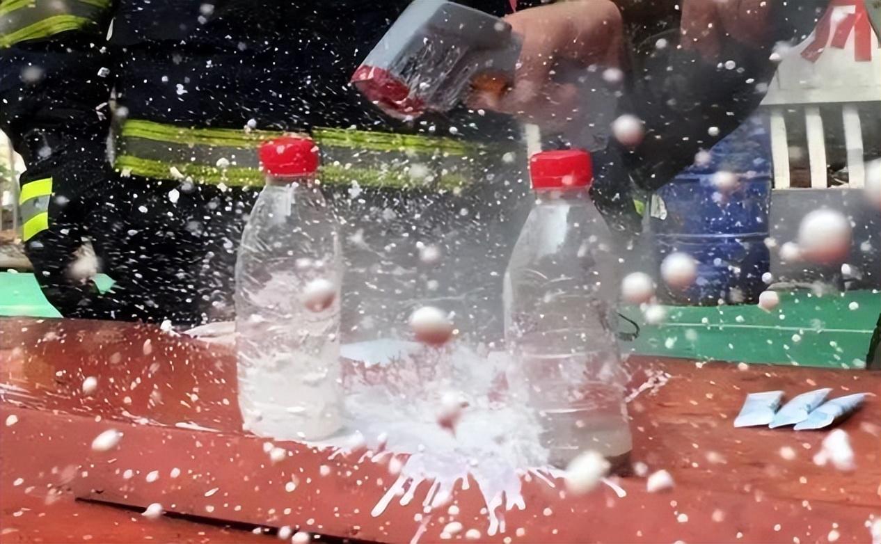 八岁男孩眼球被溶解,20分钟孩子眼球溶化无力回天