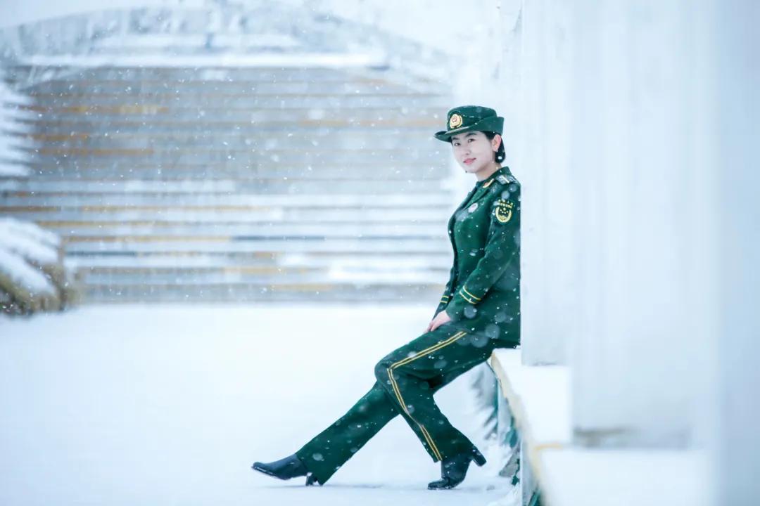部队里打雪仗,部队打雪仗站岗